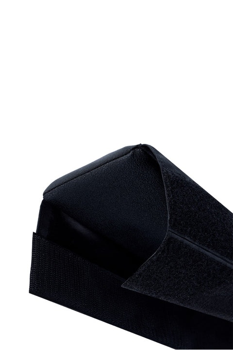 Dakine Deluxe Aero Rack Pads 18" - Black / White- View of velcro closure