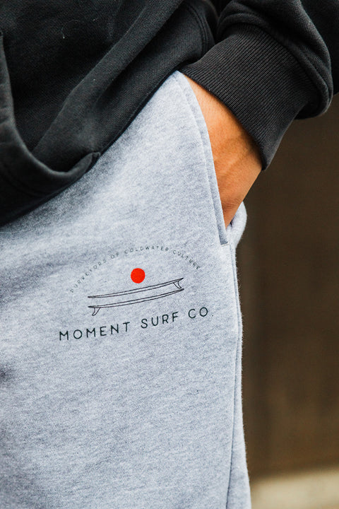 Moment Board Stack Swaeatpant - Athletic Heather Closeup on Upper Leg logo