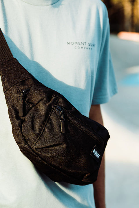 Moment Island Daze Hip Pack - Black - 2