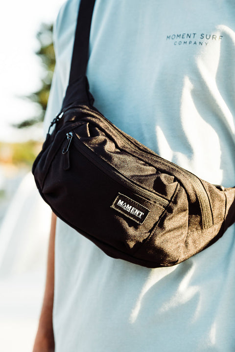 Moment Island Daze Hip Pack - Black