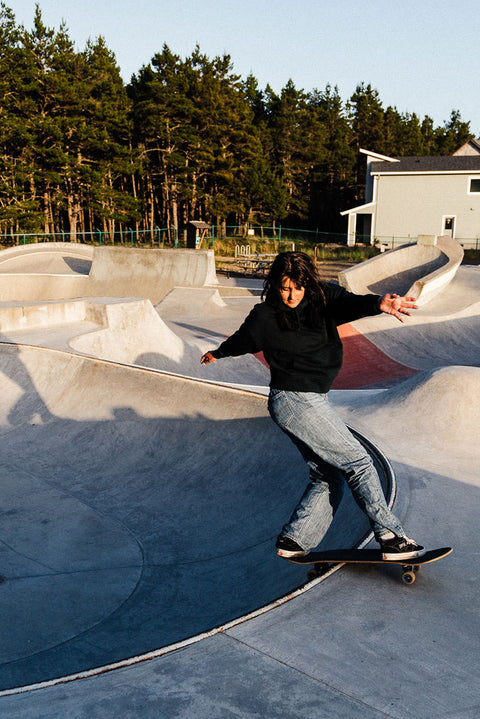 Moment Women's Board Stack Pullover Hoodie - Pine Green - Skating