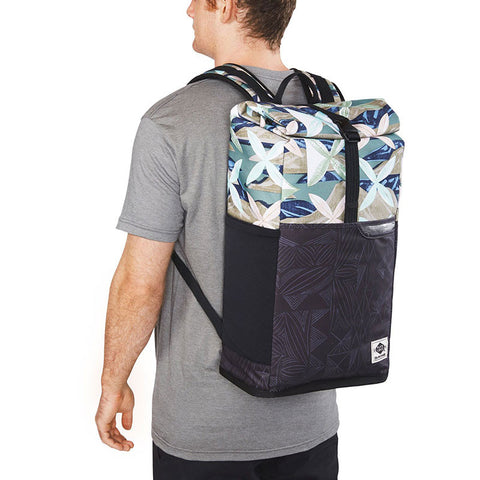Dakine Plate Lunch Section Wet/Dry 28L Backpack - Island Bloom