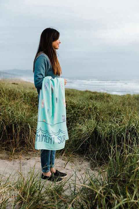 Moment School Of Fish Towel - Seafoam