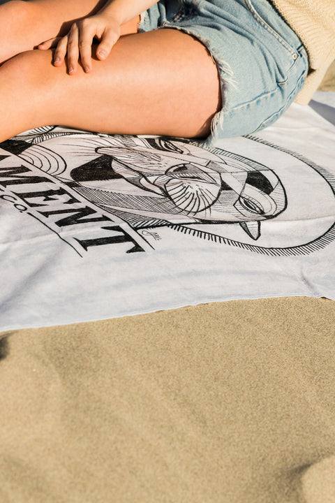 Moment Sea Lion Towel - Gray