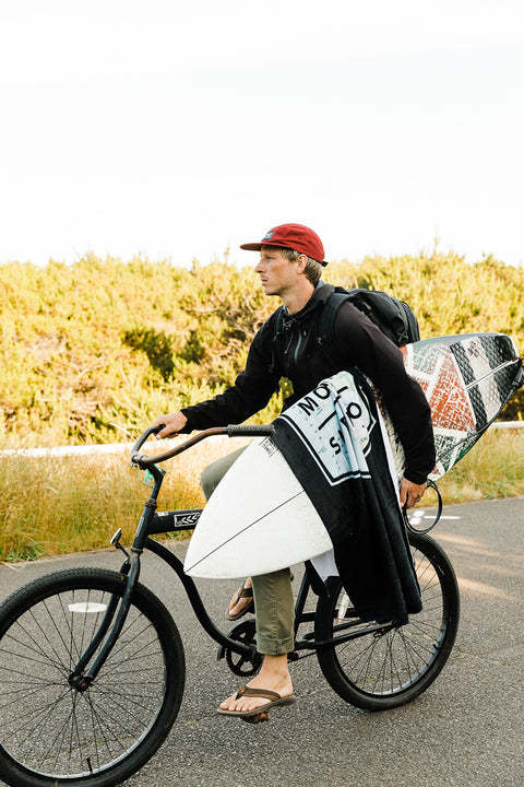 Moment Boxed Topo Logo Towel - Black