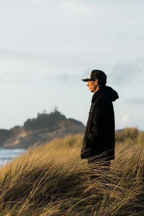 Moment Trees & Waves Rain Jacket - Black