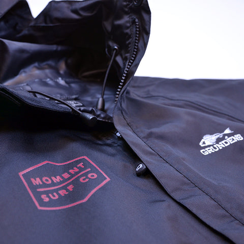 Moment Discovery Division Grundens  Rain Jacket - Black