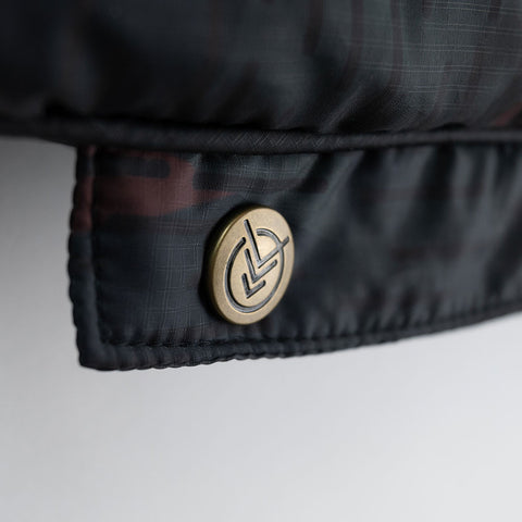 Moment Discovery Division Adventure Blanket - Button Closeup