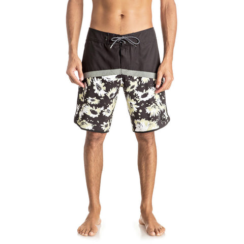 Quiksilver Crypt Scallop 20" Boardshorts - Black