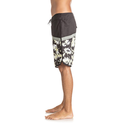 Quiksilver Crypt Scallop 20" Boardshorts - Black