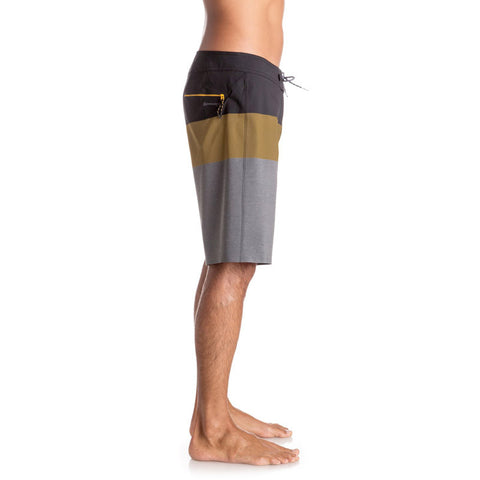 Quiksilver Blocked Vee 20" Boardshort - Black