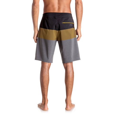 Quiksilver Blocked Vee 20" Boardshort - Black