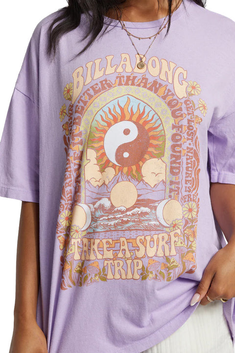 Billabong Surf Trip Oversized T-Shirt - Tulip- Close up of front graphic