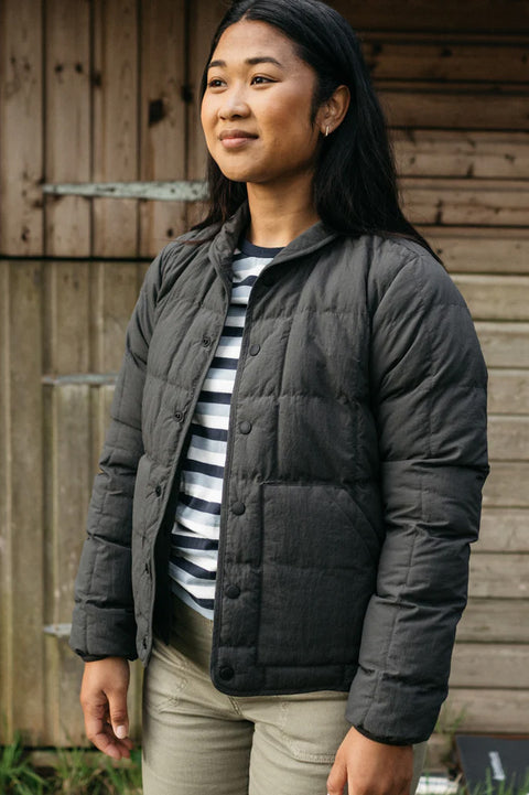 Finisterre Women's Lapwing Jacket - Raven- Front on model