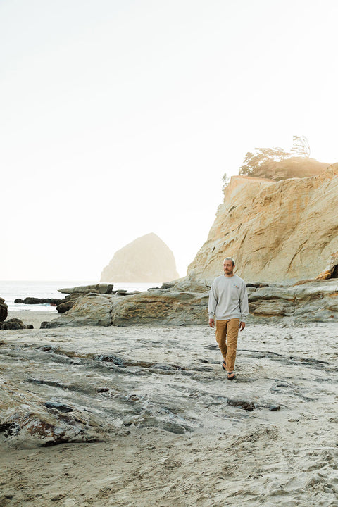 Moment The Classic Pullover Crew - Faded Bone - Full Model Shot