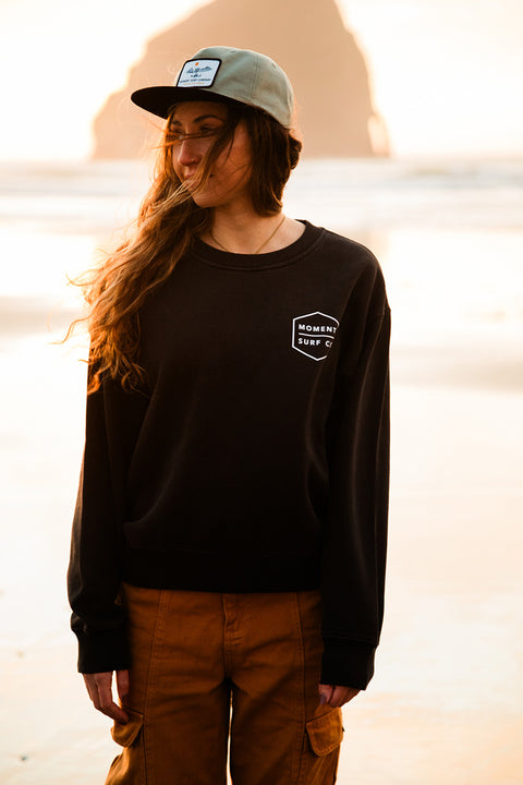 Moment Women's Boxed Topo Logo Pullover Crew - Black / Multi - Front 2