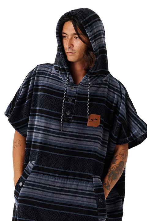 Slowtide Oso Changing Poncho - Black- Close up 