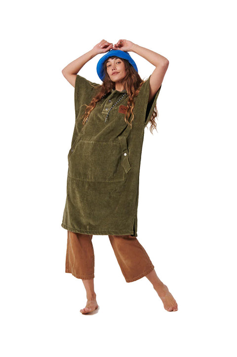 Slowtide The Digs Extra-Warm Changing Poncho - Green- Front