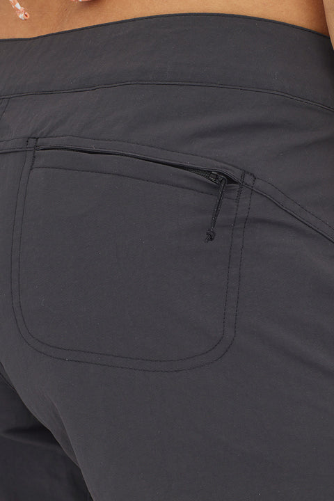 Patagonia Women's Wavefarer Boardshorts 5" - Primavera: Ink Black - Back Pocket Closeup